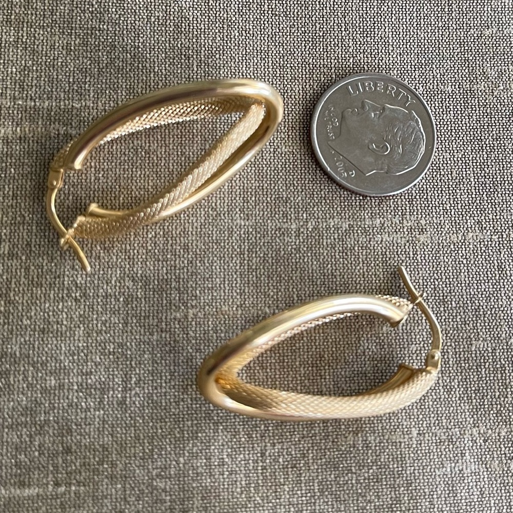 14k yellow gold (2.48 grams) hoop earrings